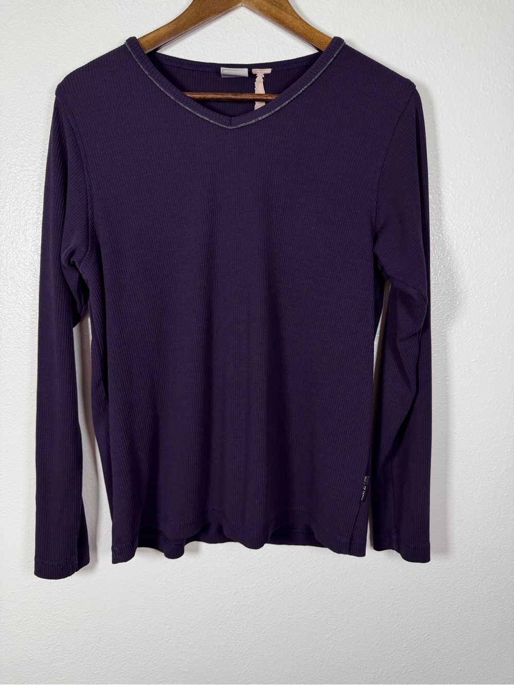The North Face Women's Long Sleeve V-Neck Top - Deep Purple